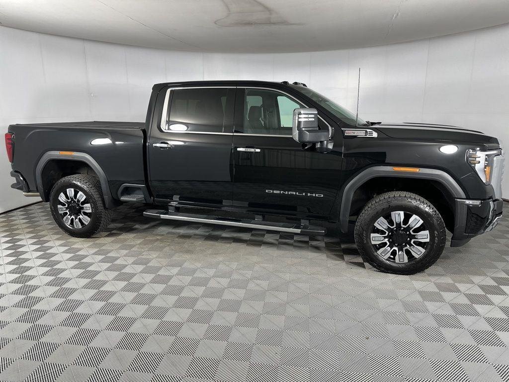 Used 2025 Onyx Black GMC Denali image 14