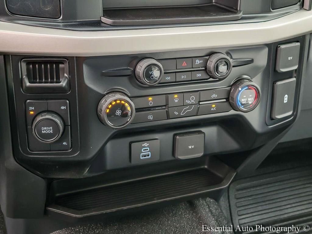 New 2025 Oxford White Ford F-450® XL image 16