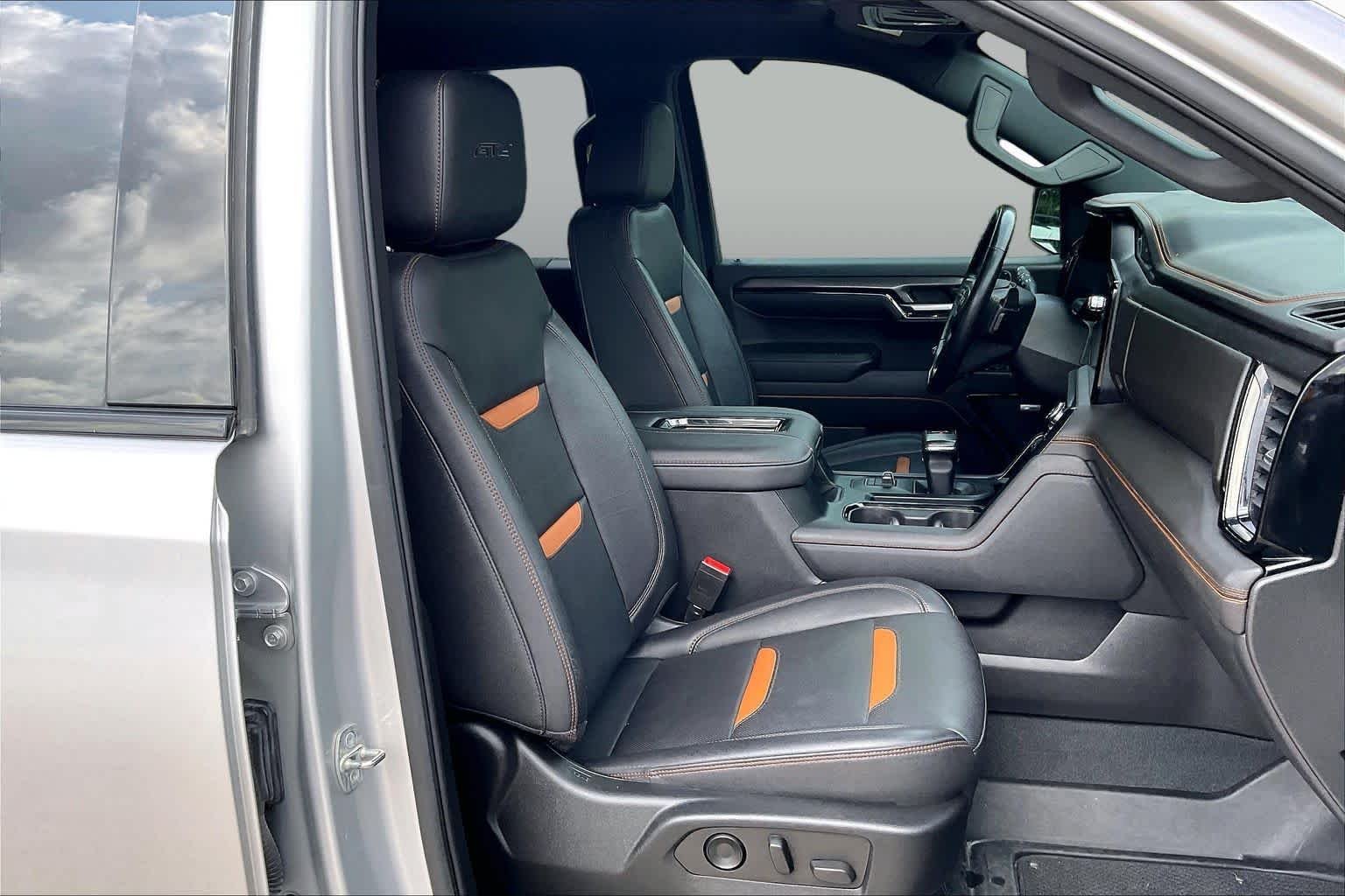 Used 2022 Quicksilver Metallic GMC AT4 image 9
