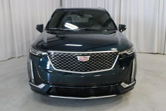 Used 2025 Green Cadillac Luxury image 29