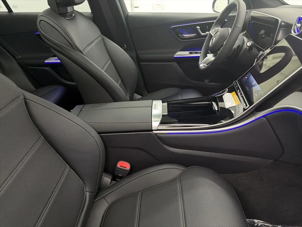 New 2026 Silver Mercedes-Benz GLC 300 image 29