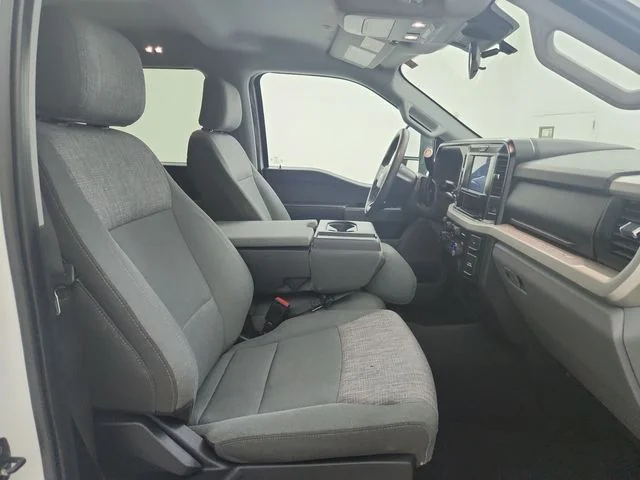 Used 2025 Oxford White Ford XLT image 31