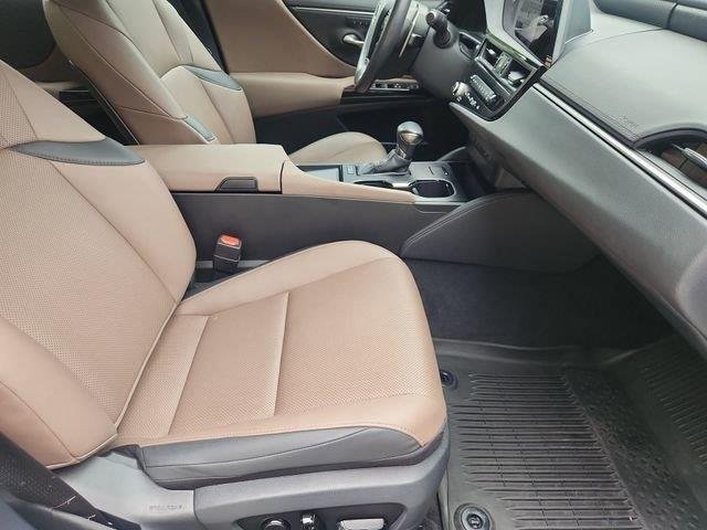 Used 2024 White Lexus ES 350 image 27