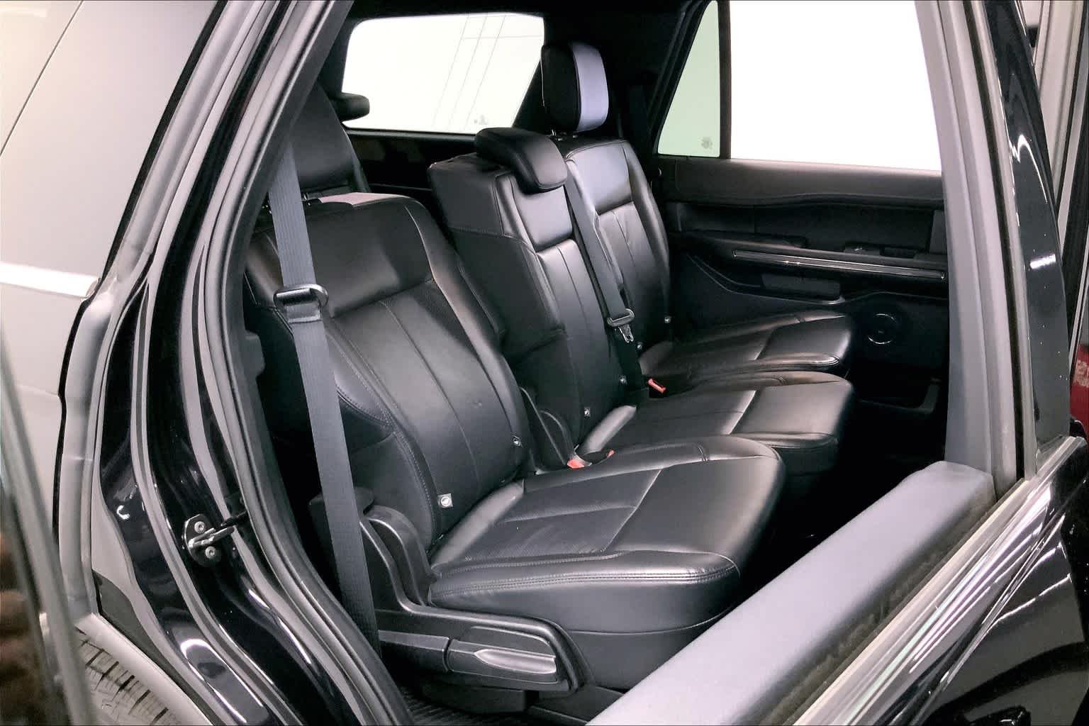 Used 2019 Agate Black Metallic Ford XLT image 17