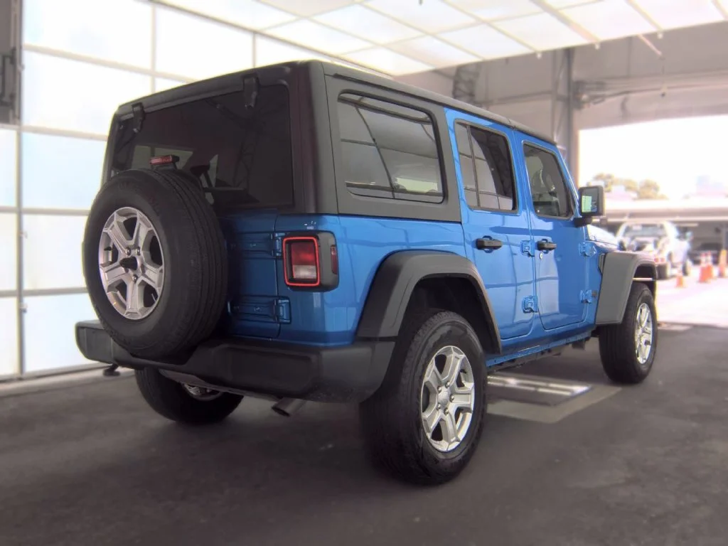 Used 2024 Blue Jeep Sport image 2