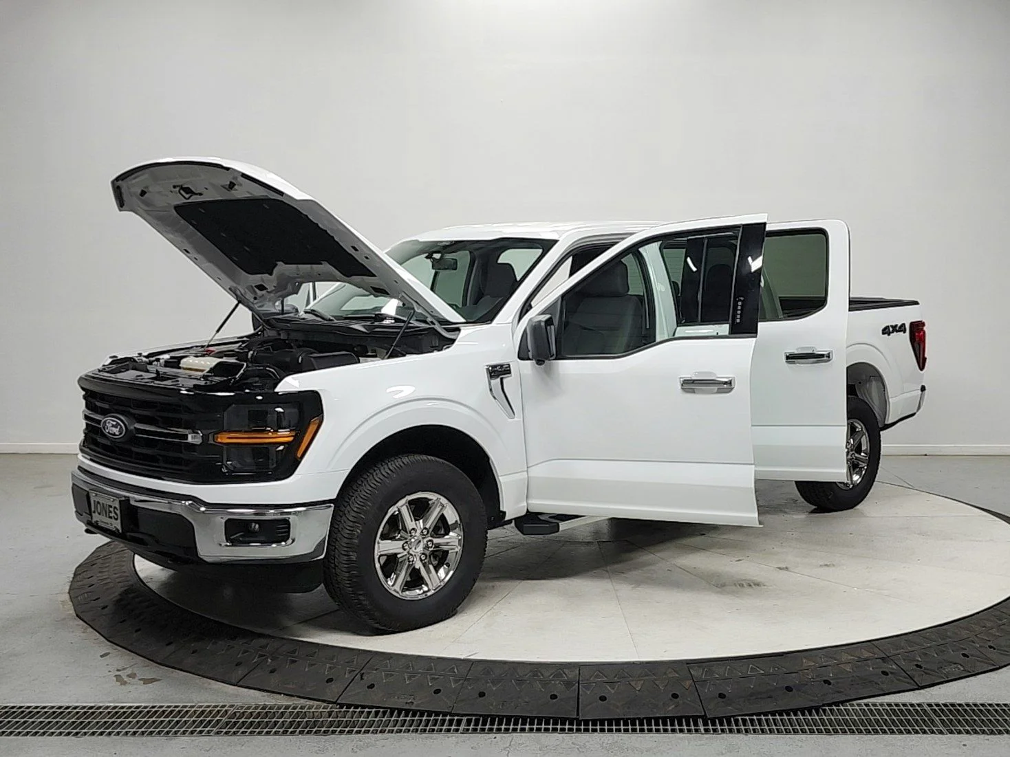 Used 2024 White Ford XLT image 11