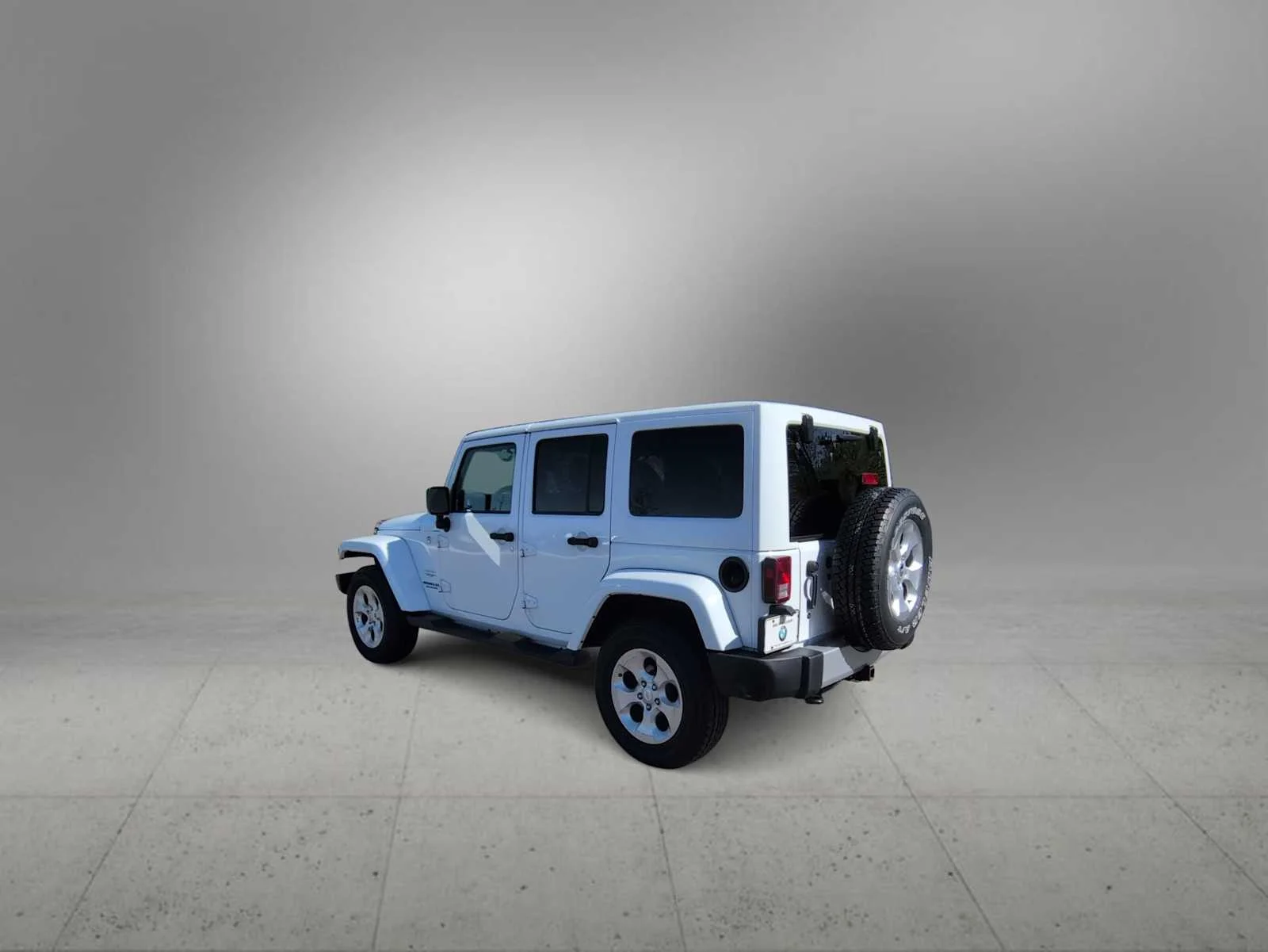 Used 2014 Bright White Clearcoat Jeep Sahara image 6