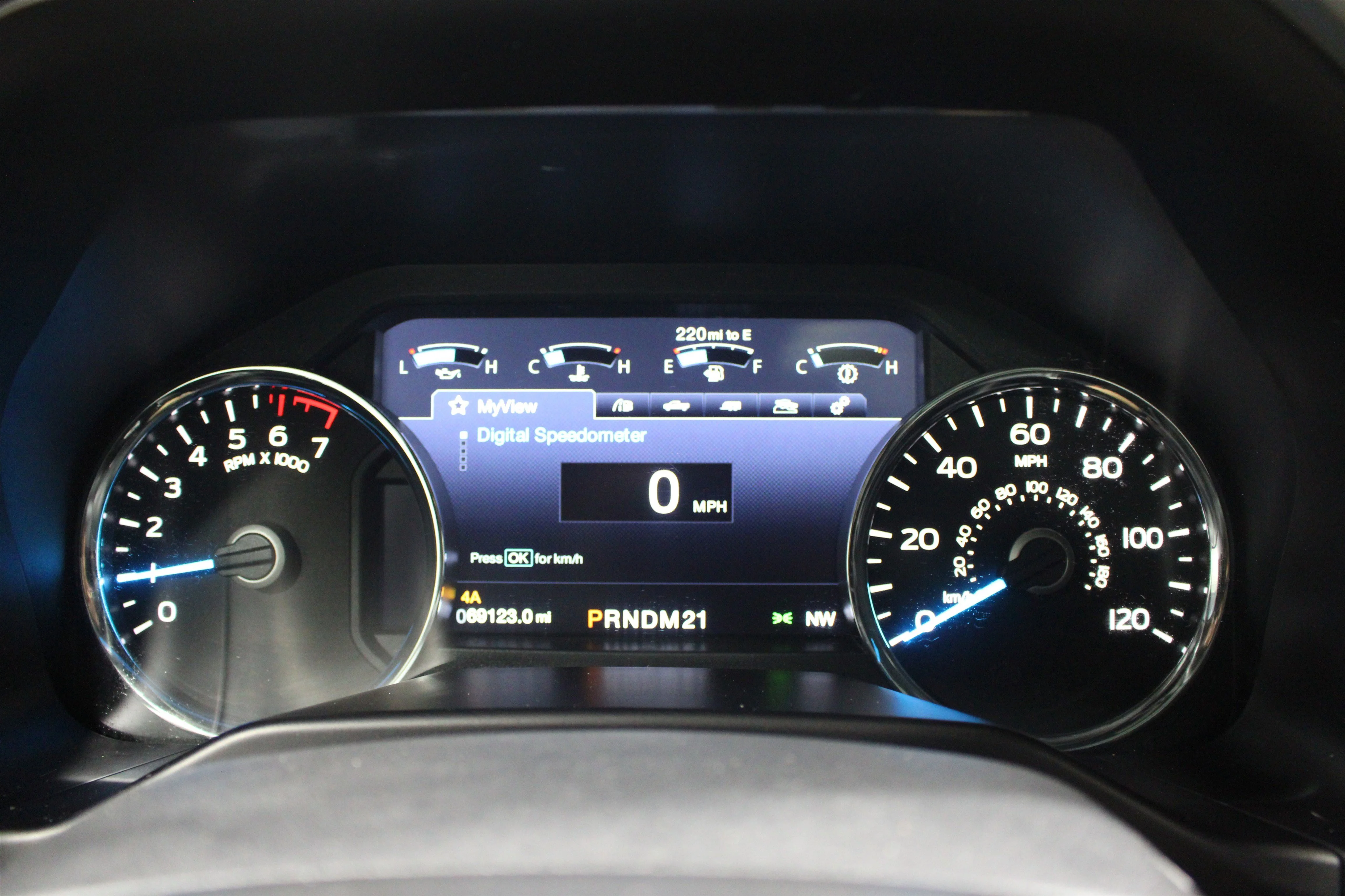2016 Ford F-150 Platinum - Photo 12