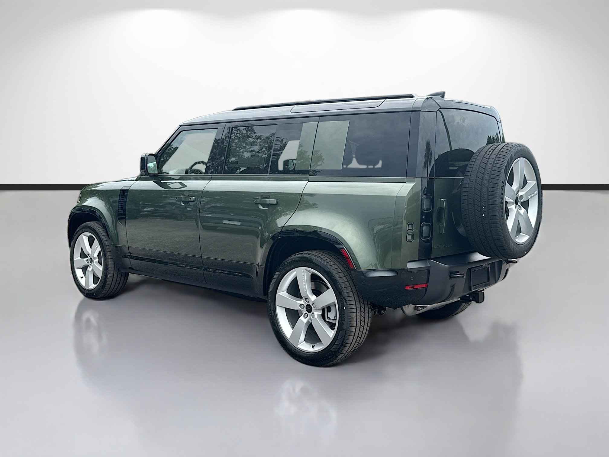 New 2026 Woolstone Green LAND ROVER X-Dynamic SE image 3