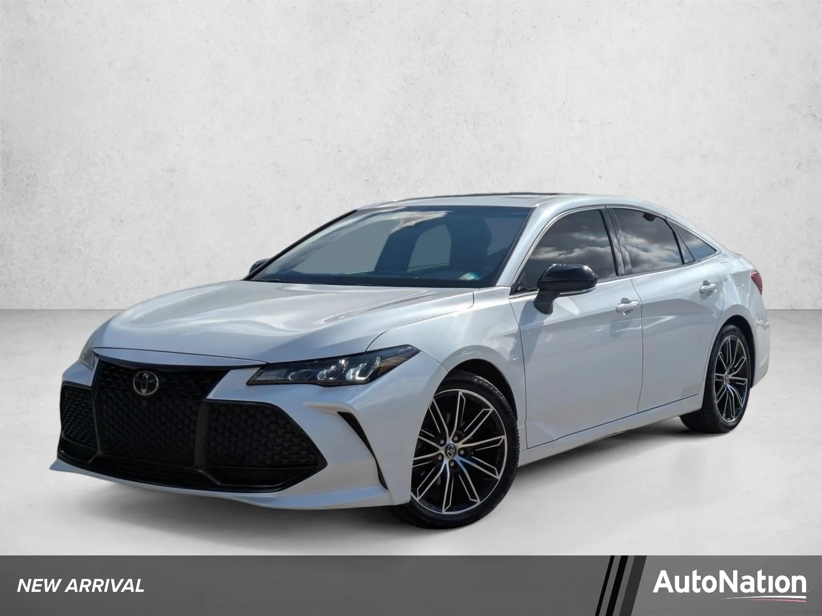 2019 Toyota Avalon XSE's photo