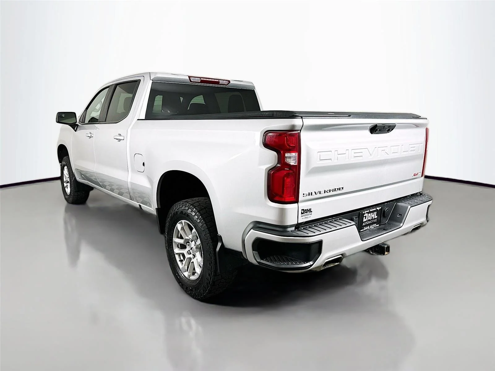 Used 2022 Silver Ice Metallic Chevrolet RST image 10