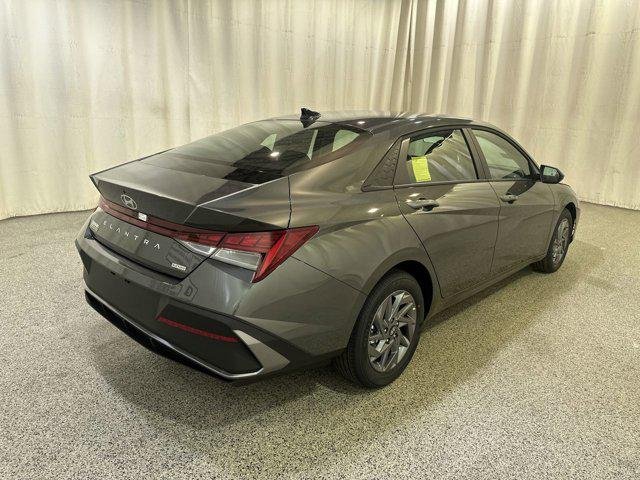 2026 Hyundai Elantra Blue - Photo 8