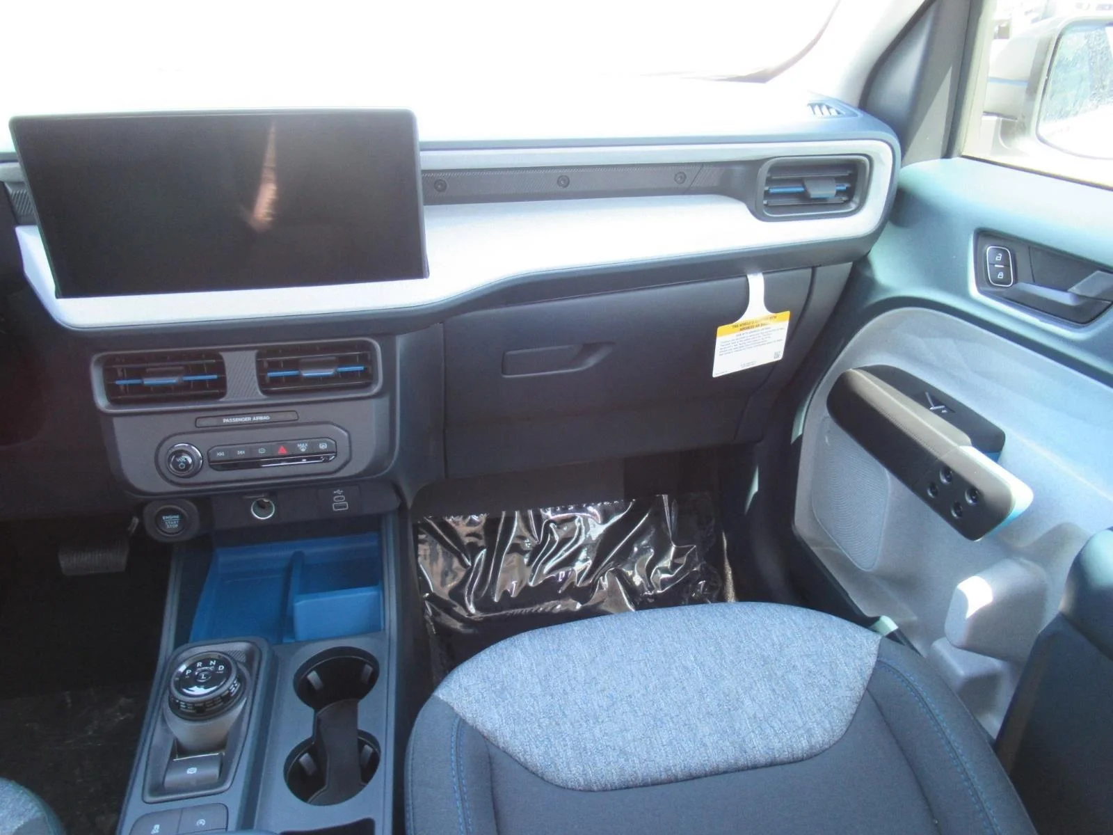 New 2026 Oxford White Ford XLT image 16