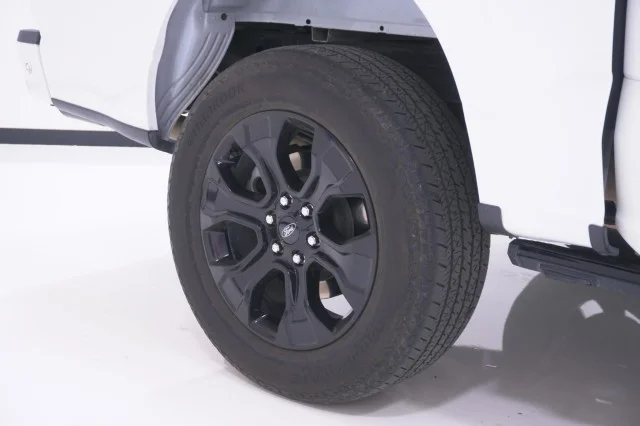 Used 2023 WHITE Ford Platinum image 6