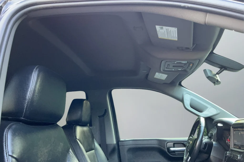 Used 2021 Black Chevrolet LT image 18