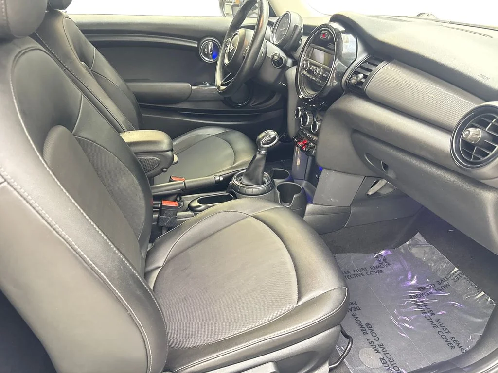 Used 2016 White MINI Base image 39