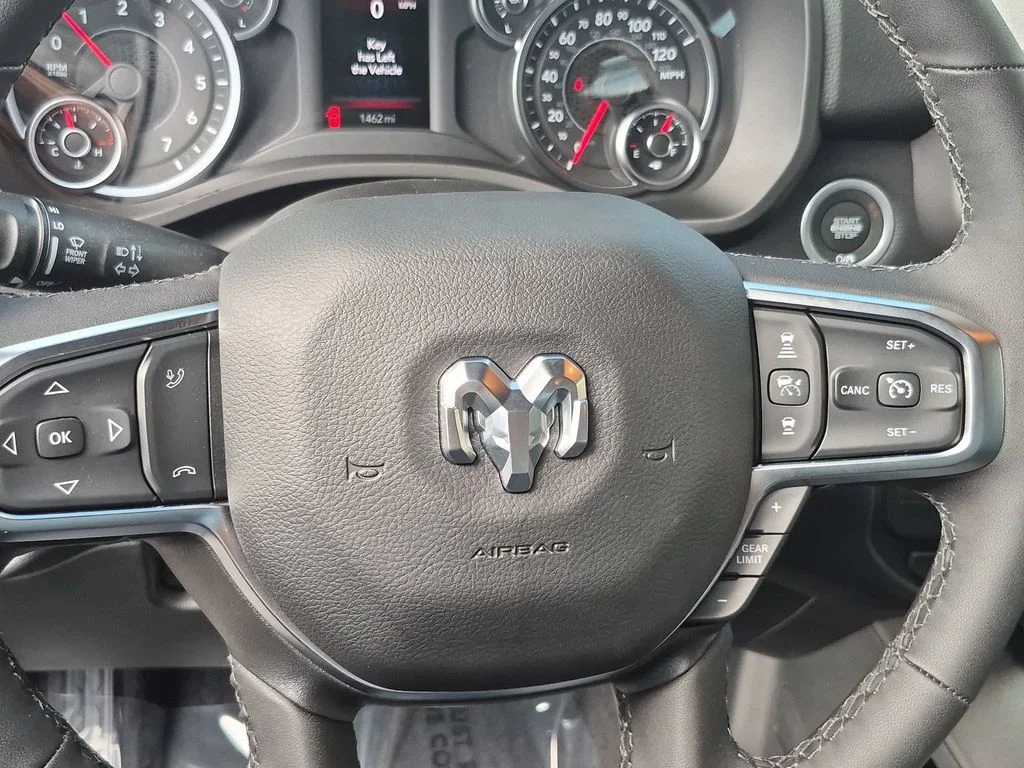 New 2026 Diamond Black Crystal Pearl-Coat Exterior Paint RAM Big Horn/Lone Star image 15