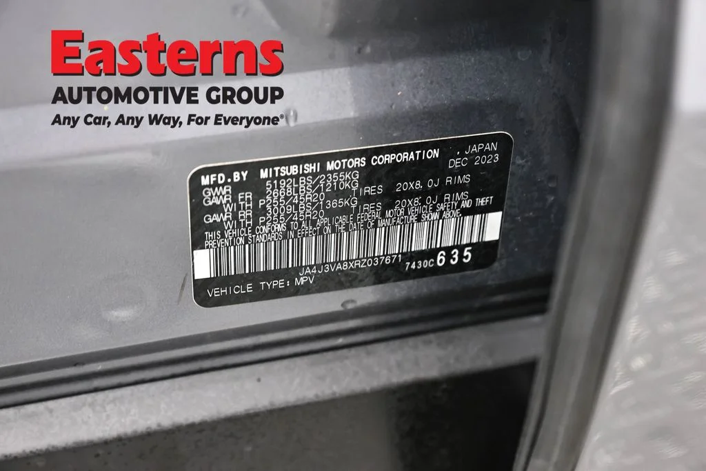 Used 2024 Gray Mitsubishi SE image 34