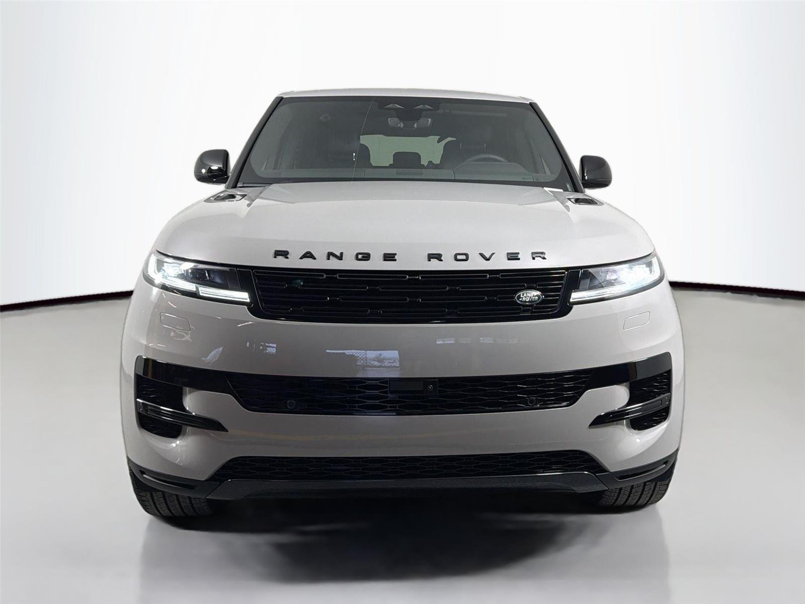 New 2026 Borasco Grey Land Rover SE P360 image 2