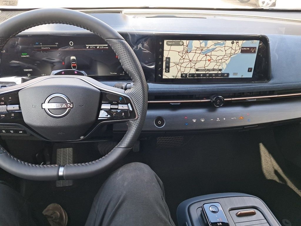 2025 Nissan ARIYA Platinum+ - Photo 13