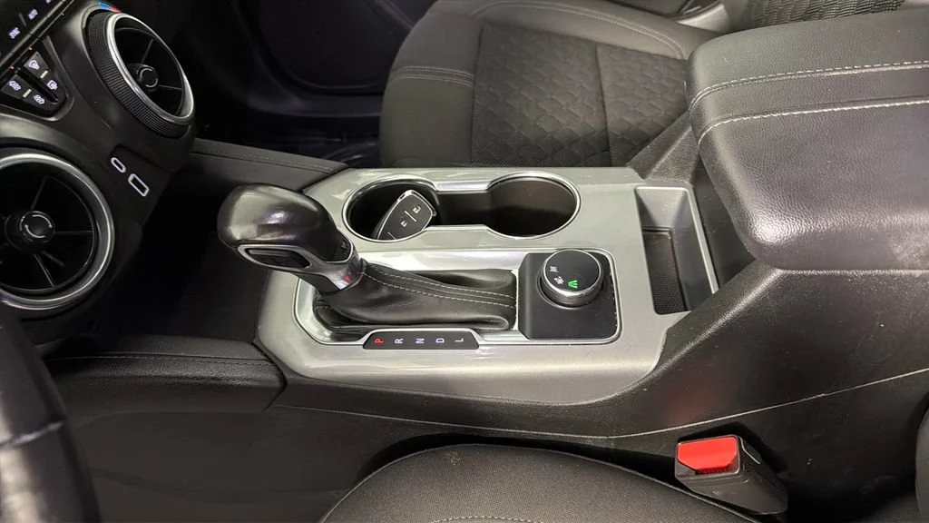 Used 2019 BLACK Chevrolet FWD 4dr w/1LT image 24