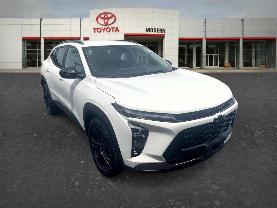 Used 2026 Summit White Chevrolet ACTIV image 3