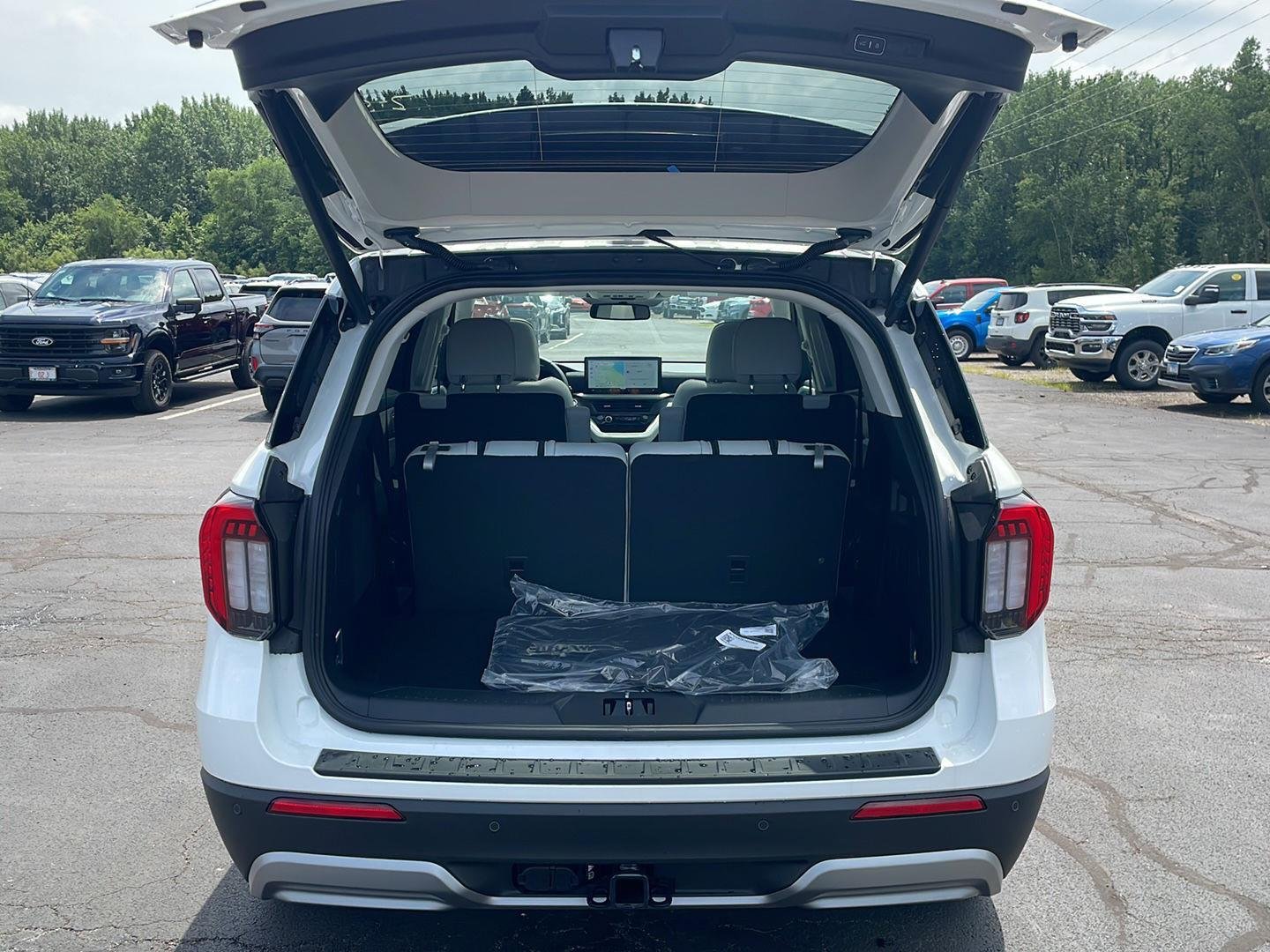 New 2026 Star White Metallic Tri-Coat Ford Platinum™ image 30