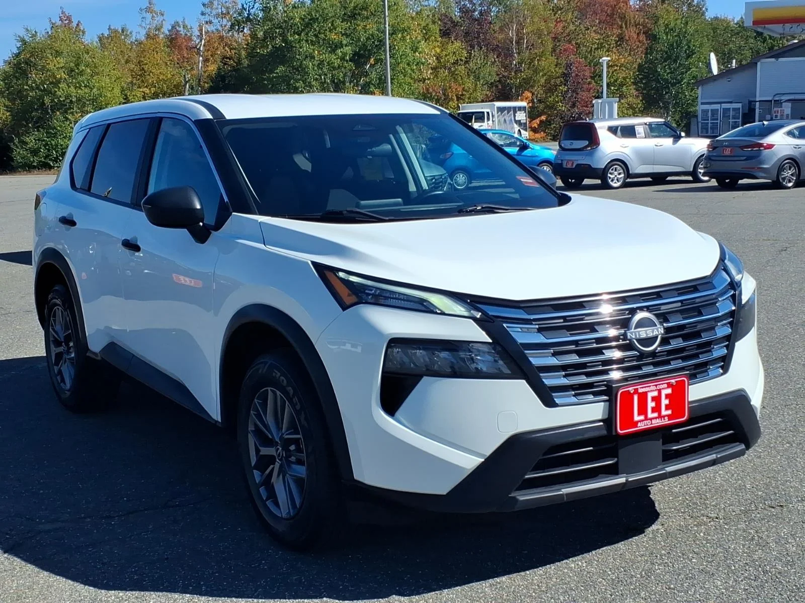 Used 2024 Glacier White Nissan S image 3