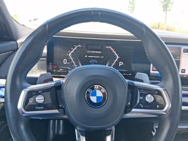 Used 2023 Black BMW 740i image 9