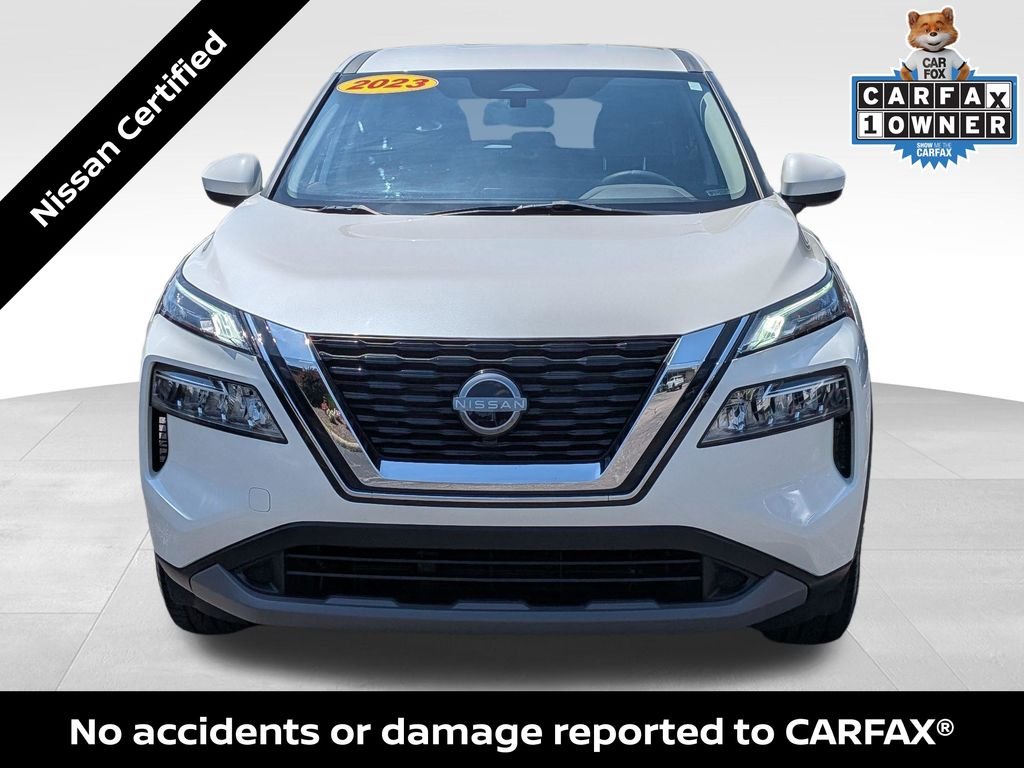 Certified Used 2023 Pearl White Nissan SV image 3