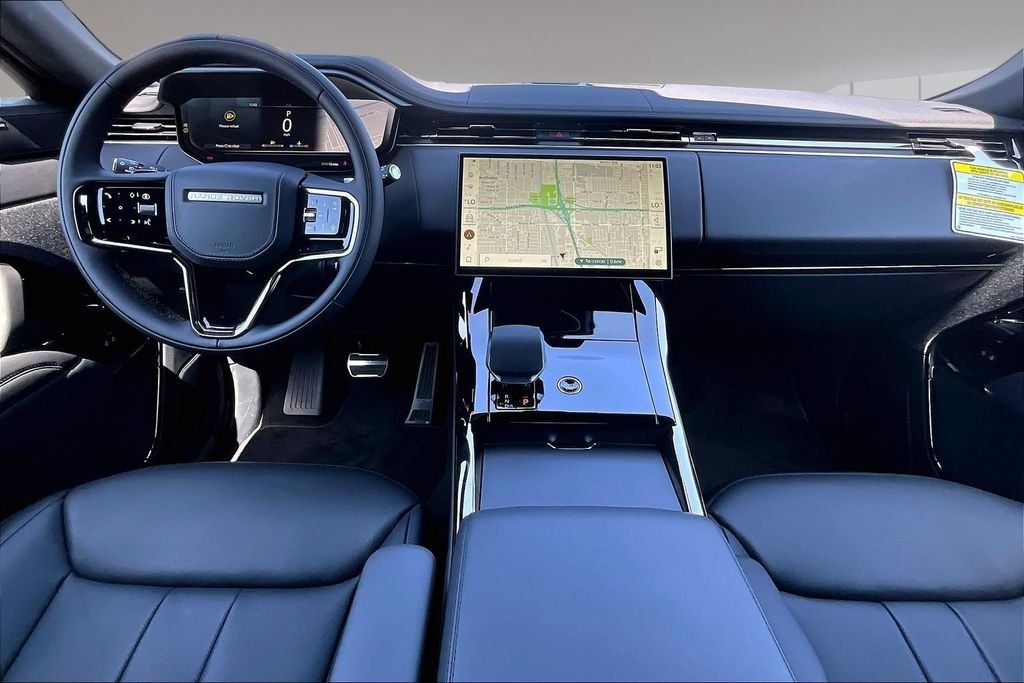 New 2026 SANTORINI BLACK Land Rover Dynamic SE image 5