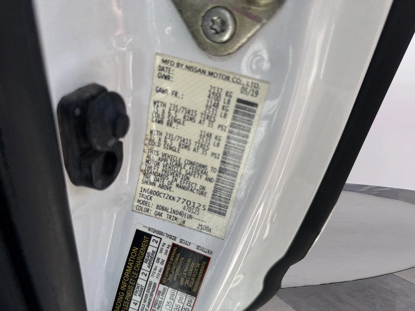 Used 2019 Glacier White Nissan S image 33