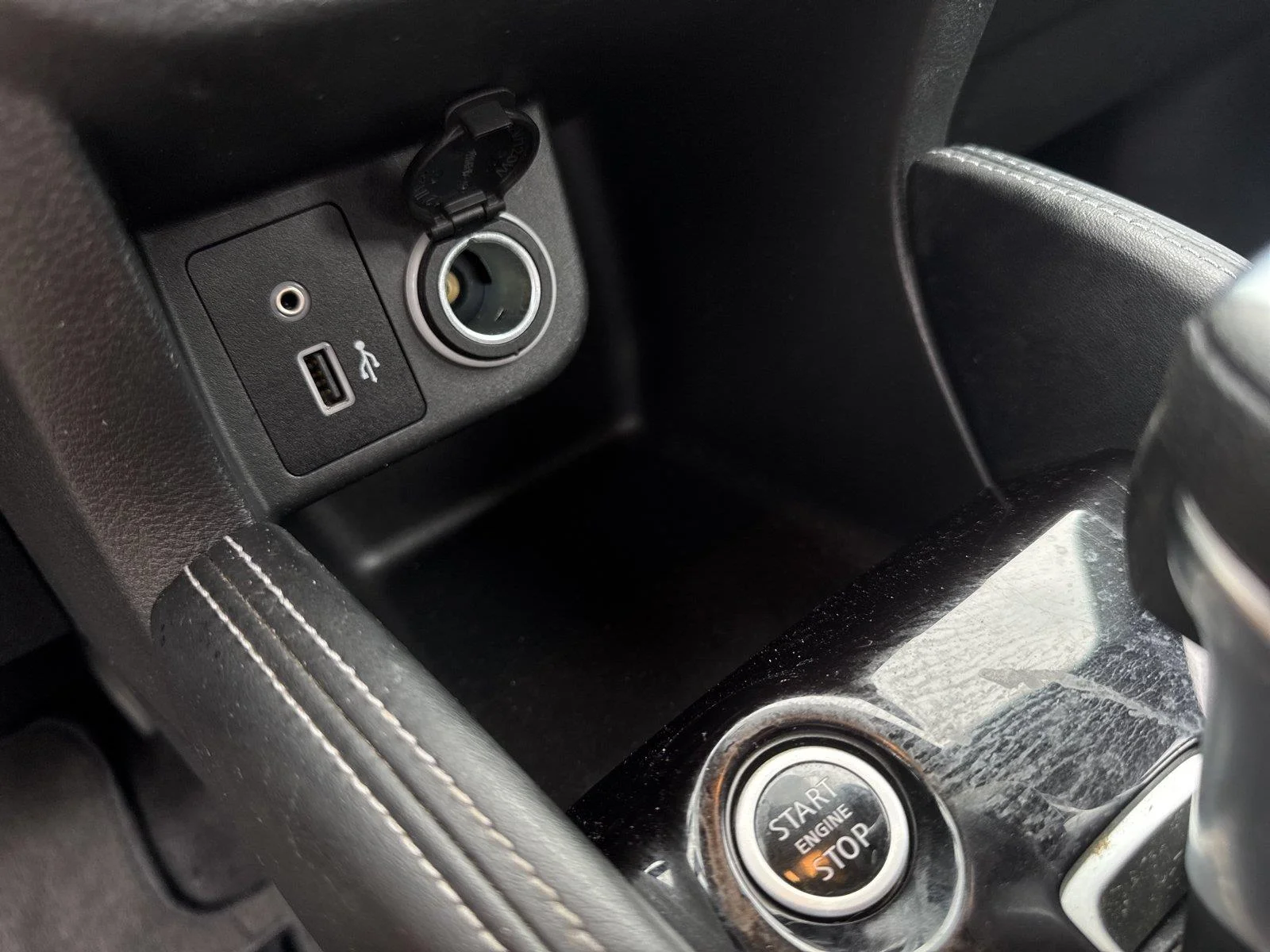 Used 2020 Deep Blue Pearl/Fresh Powder Nissan SV image 21