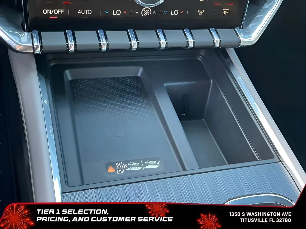 New 2026 Glacier White Tricoat GMC Elevation image 30