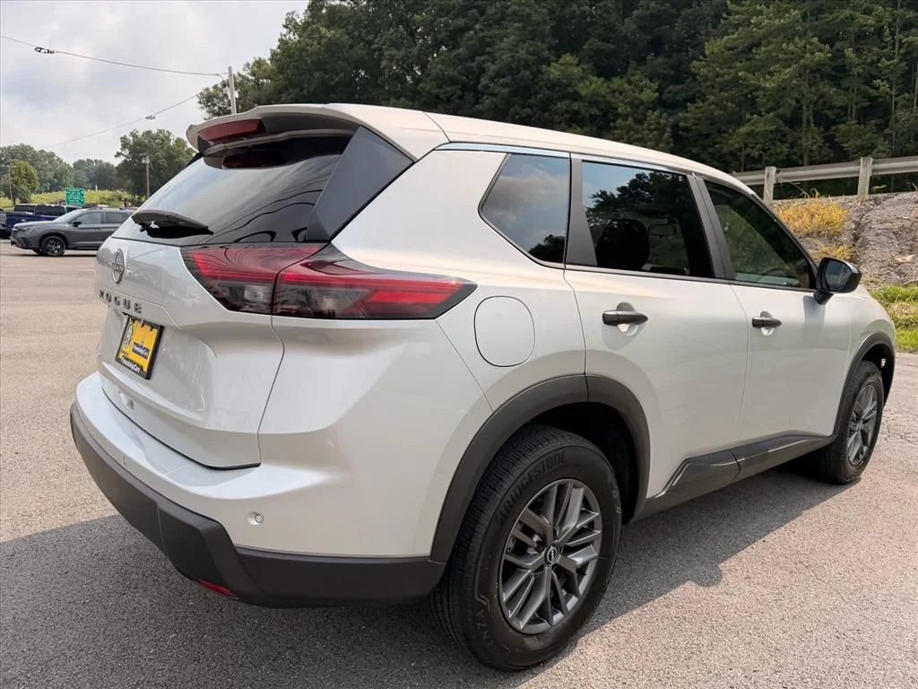 Used 2025 Silver Nissan S image 12