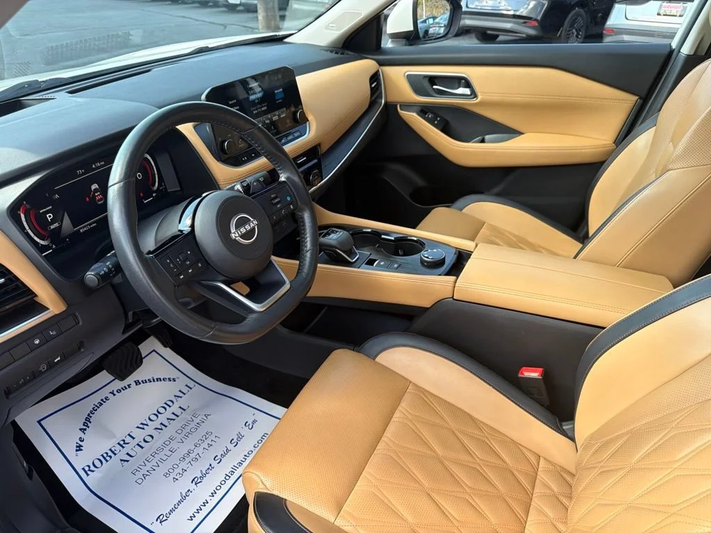 Used 2023 White Nissan Platinum image 17