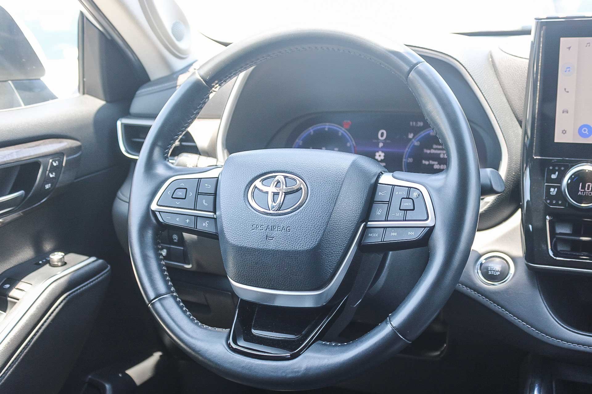Used 2023 Wind Chill Pearl Toyota Limited image 16