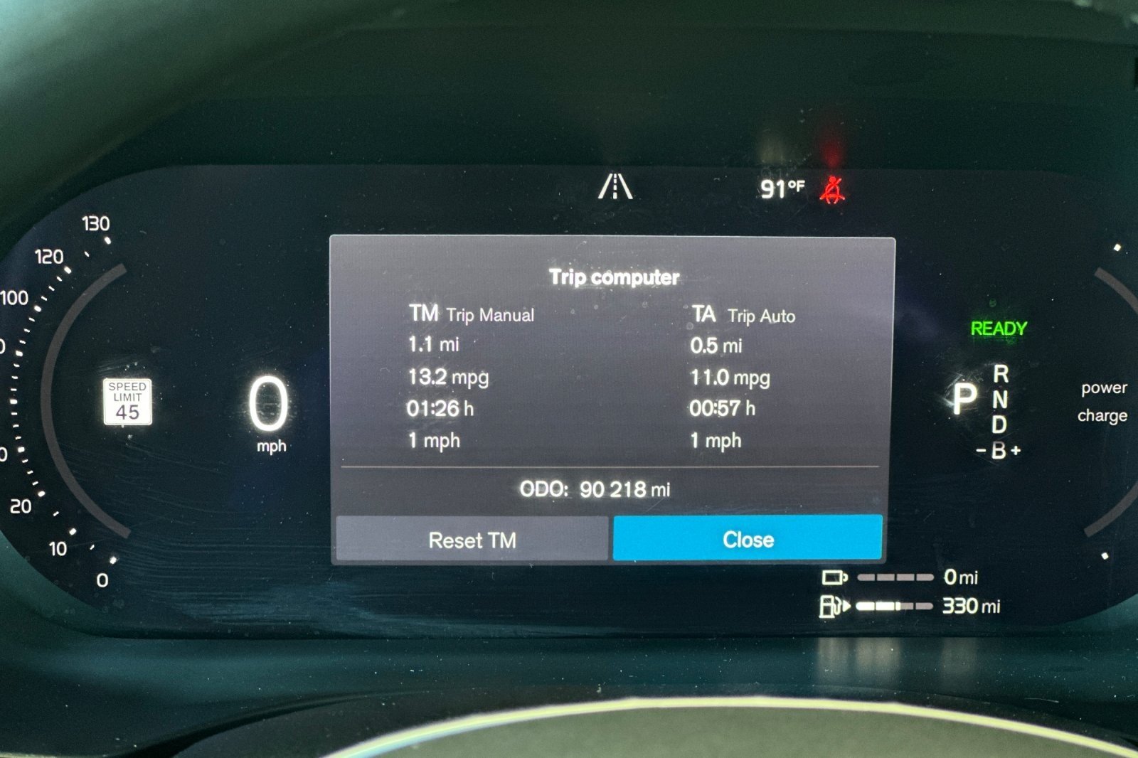 Used 2022 SILVER Volvo R-Design image 25