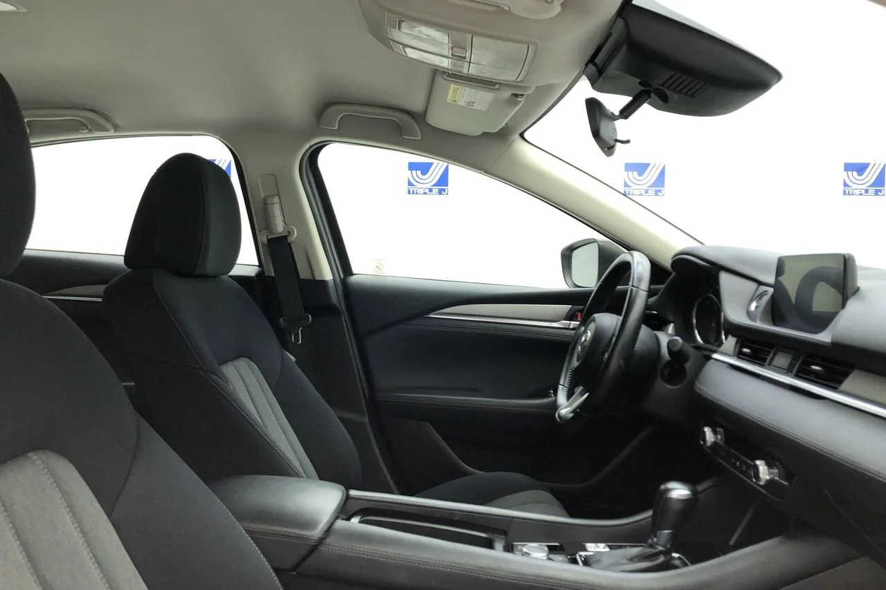 Used 2021 Snowflake White Pearl Mazda Grand Touring image 16