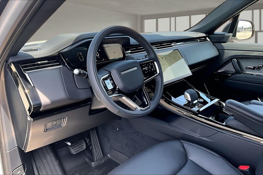 New 2026 Borasco Grey Metallic Land Rover SE image 6