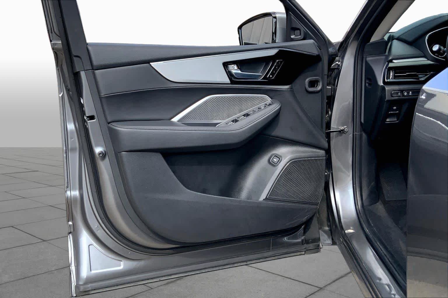 Used 2024 Liquid Carbon Metallic Acura  image 22