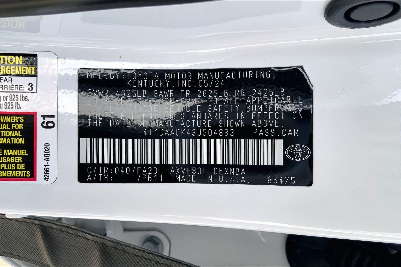 Used 2025 Ice Cap Toyota LE image 33