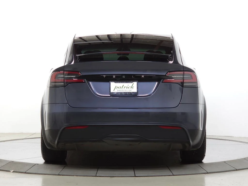 Used 2023  Tesla Standard Range image 4