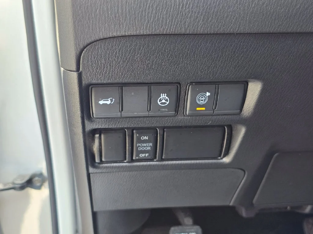Used 2024 Silver Nissan SL image 24
