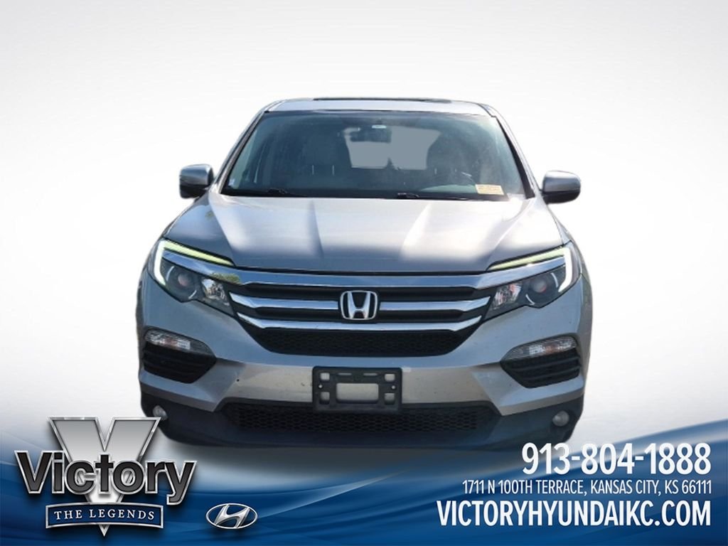 Used 2017  Honda EX-L image 2
