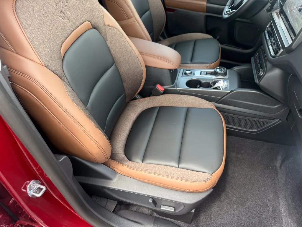 New 2026 Ruby Red Metallic Tinted Clearcoat Ford Outer Banks® image 51