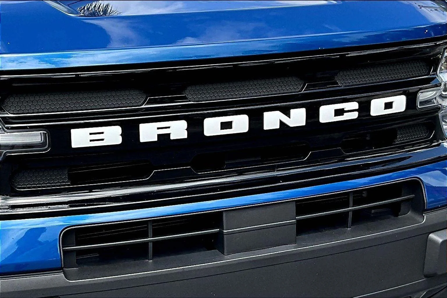 Used 2024 Atlas Blue Metallic Ford Outer Banks image 35