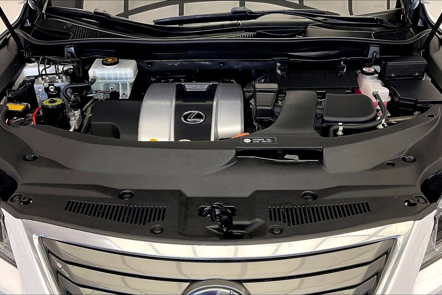 Used 2019 Eminent White Pearl Lexus RX 450h image 9