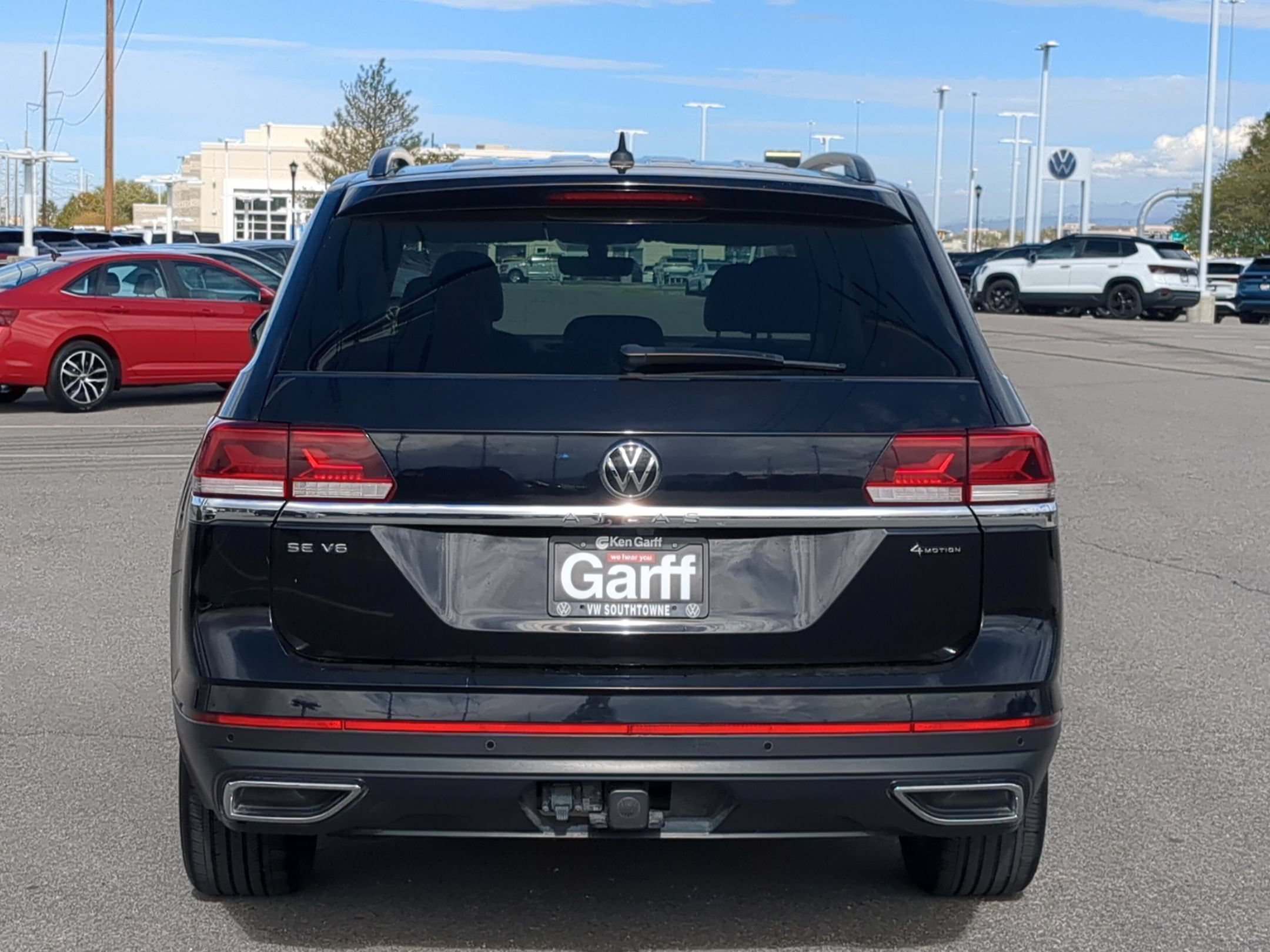 Used 2023 Deep Black Volkswagen 3.6L V6 SE w/Technology image 4