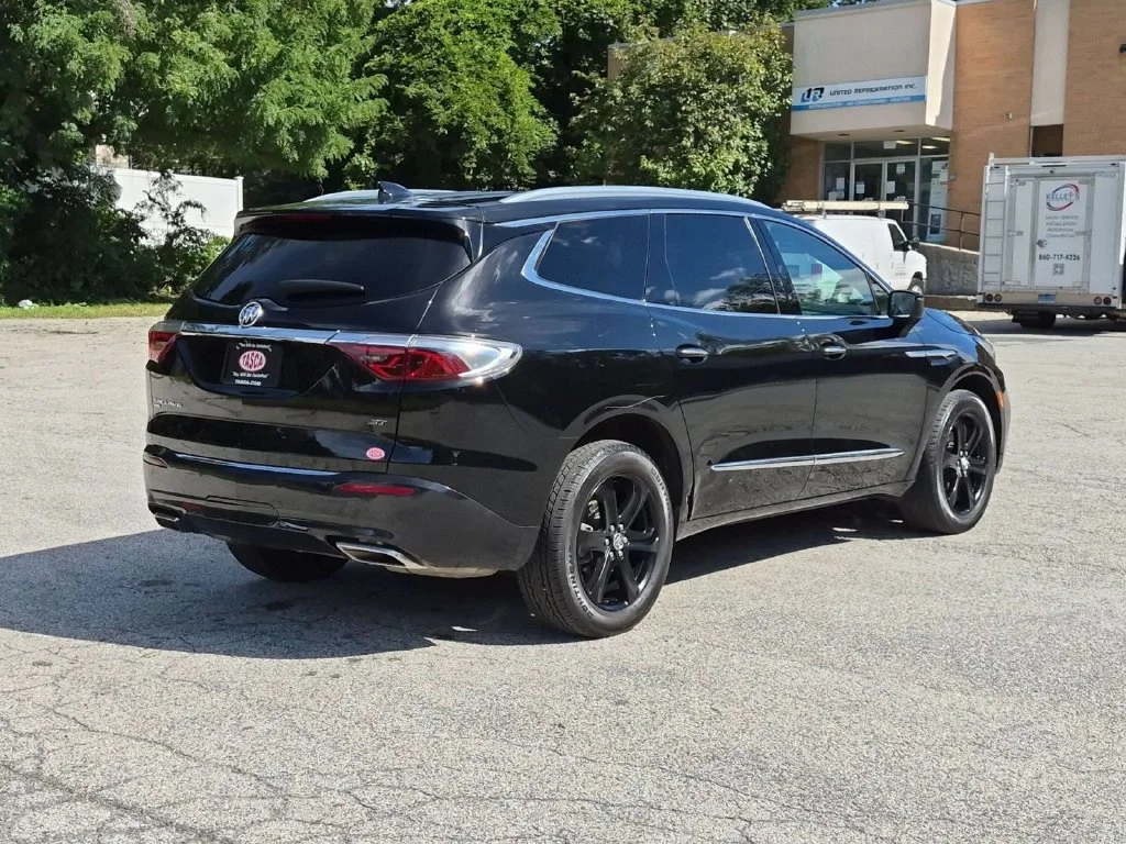 Used 2024 Black Buick Essence image 3